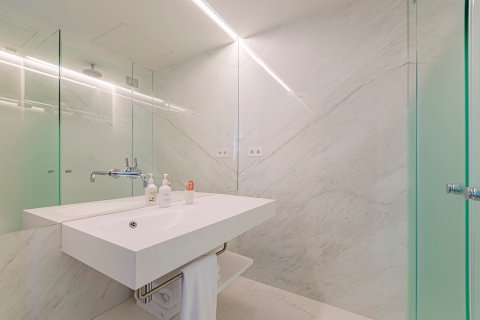 Apartamento de 3 dormitorios en venta en Barcelona, Cataluña, Spain № 3609 - foto 12