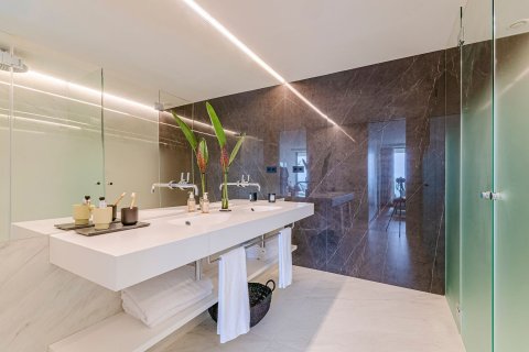 Apartamento de 3 dormitorios en venta en Barcelona, Cataluña, Spain № 3609 - foto 8