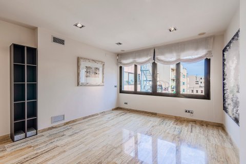Apartamento de 3 dormitorios en venta en Barcelona, Cataluña, Spain № 6231 - foto 17