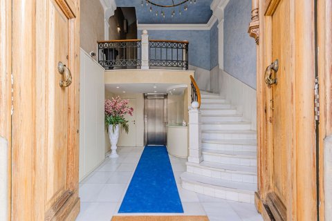 Apartamento de 3 dormitorios en venta en Barcelona, Cataluña, Spain № 6231 - foto 25