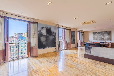 Apartamento de 3 dormitorios en venta en Barcelona, Cataluña, Spain № 6231 - foto 2
