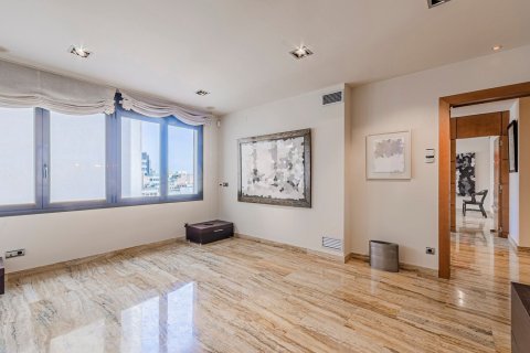 Apartamento de 3 dormitorios en venta en Barcelona, Cataluña, Spain № 6231 - foto 21
