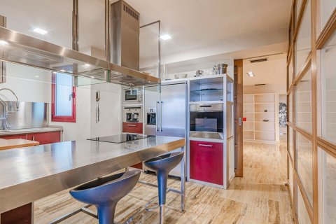 Apartamento de 3 dormitorios en venta en Barcelona, Cataluña, Spain № 6231 - foto 11