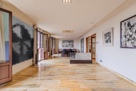 Apartamento de 3 dormitorios en venta en Barcelona, Cataluña, Spain № 6231 - foto 4