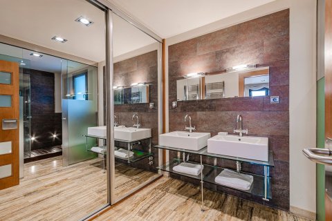Apartamento de 3 dormitorios en venta en Barcelona, Cataluña, Spain № 6231 - foto 22