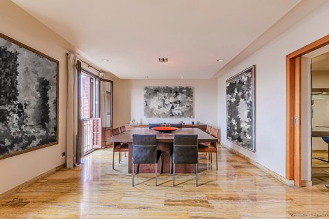Apartamento de 3 dormitorios en venta en Barcelona, Cataluña, Spain № 6231 - foto 6