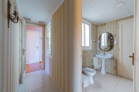 Купить квартиру в Барселона, Испания с 5 комнат, 130м², № 6230 - фото 12