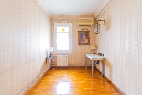 Купить квартиру в Барселона, Испания с 5 комнат, 130м², № 6230 - фото 15