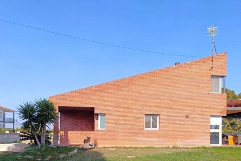 Сasa de 4 dormitorios en venta en Calafell, Tarragona, Cataluña, Spain № 6228 - foto 2