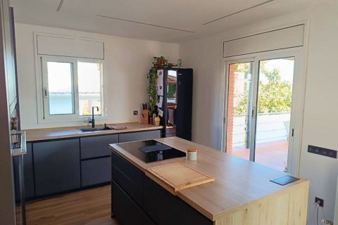 Сasa de 4 dormitorios en venta en Calafell, Tarragona, Cataluña, Spain № 6228 - foto 28
