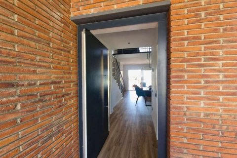 Сasa de 4 dormitorios en venta en Calafell, Tarragona, Cataluña, Spain № 6228 - foto 8