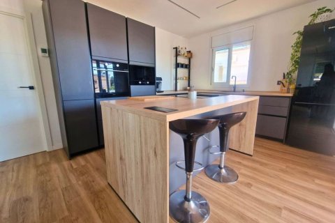 Сasa de 4 dormitorios en venta en Calafell, Tarragona, Cataluña, Spain № 6228 - foto 24