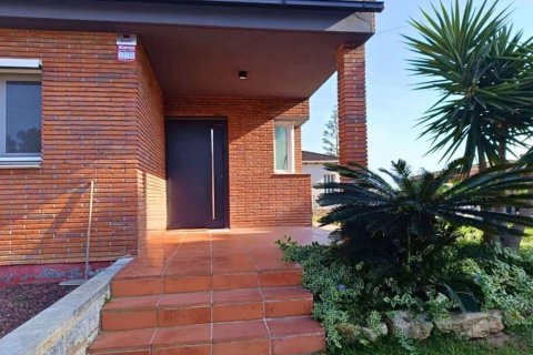 Сasa de 4 dormitorios en venta en Calafell, Tarragona, Cataluña, Spain № 6228 - foto 7