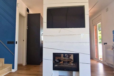 Сasa de 4 dormitorios en venta en Calafell, Tarragona, Cataluña, Spain № 6228 - foto 16