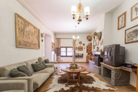 Сasa de 6 dormitorios en venta en Dosrius, Barcelona, Cataluña, Spain № 1479 - foto 14