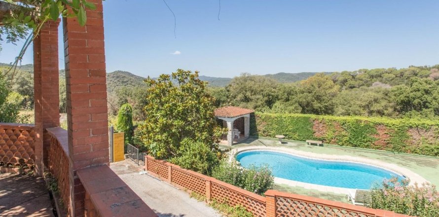 Сasa de 6 dormitorios en venta en Dosrius, Barcelona, Cataluña, Spain № 1479