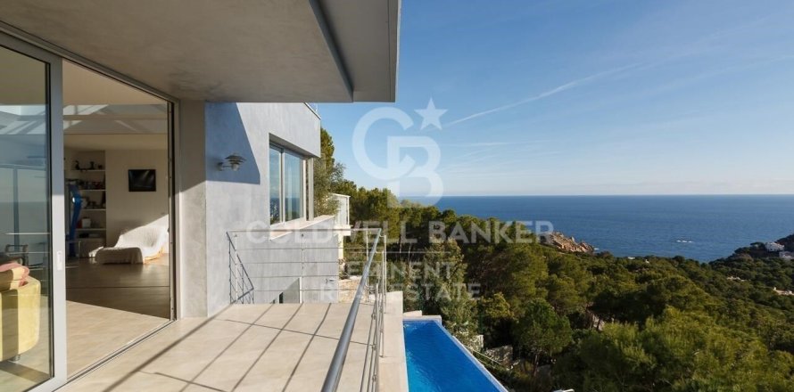 Villa de 4 dormitorios en venta en Palafrugell, Gerona, Cataluña, Spain № 5765