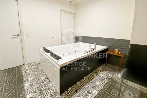 Propiedad comercial de 153 m² en venta en Barcelona, Cataluña, Spain № 5764 - foto 11