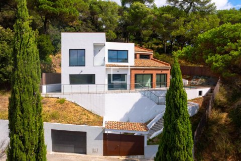 Villa de 4 dormitorios en venta en Vallromanes, Barcelona, Cataluña, Spain № 3885
