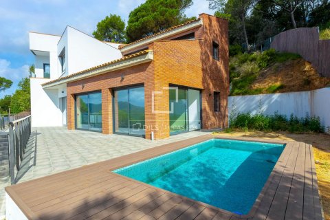 Villa de 4 dormitorios en venta en Vallromanes, Barcelona, Cataluña, Spain № 3885 - foto 4