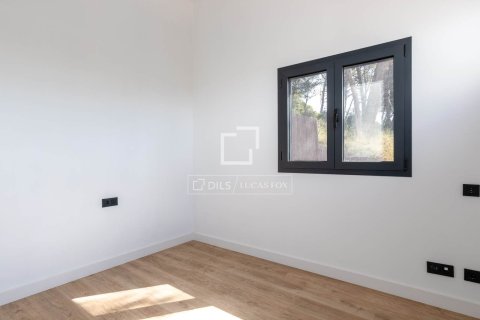 Villa de 4 dormitorios en venta en Vallromanes, Barcelona, Cataluña, Spain № 3885 - foto 24