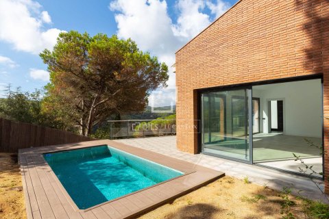 Villa de 4 dormitorios en venta en Vallromanes, Barcelona, Cataluña, Spain № 3885 - foto 10