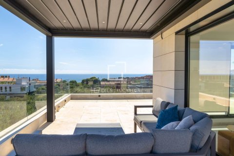 Villa de 6 dormitorios en venta en Montgat, Barcelona, Cataluña, Spain № 3884 - foto 29