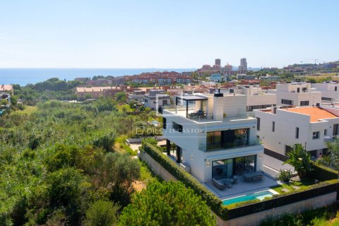 Villa de 6 dormitorios en venta en Montgat, Barcelona, Cataluña, Spain № 3884 - foto 6