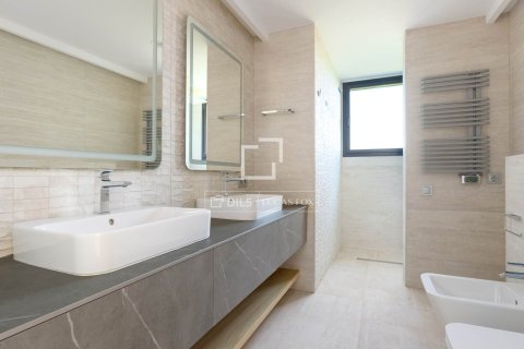 Villa de 6 dormitorios en venta en Montgat, Barcelona, Cataluña, Spain № 3884 - foto 19