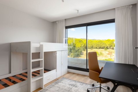 Villa de 6 dormitorios en venta en Montgat, Barcelona, Cataluña, Spain № 3884 - foto 26
