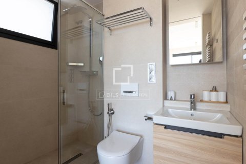 Villa de 6 dormitorios en venta en Montgat, Barcelona, Cataluña, Spain № 3884 - foto 25