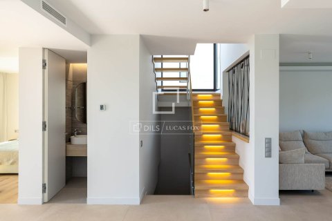 Villa de 6 dormitorios en venta en Montgat, Barcelona, Cataluña, Spain № 3884 - foto 15