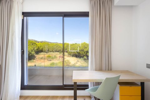 Villa de 6 dormitorios en venta en Montgat, Barcelona, Cataluña, Spain № 3884 - foto 16