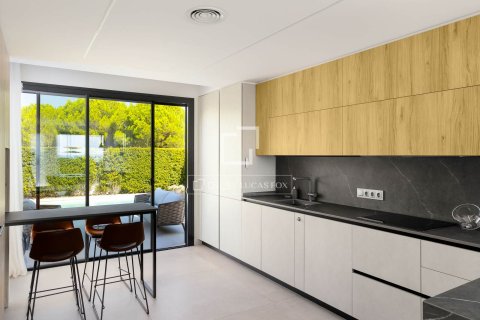 Villa de 6 dormitorios en venta en Montgat, Barcelona, Cataluña, Spain № 3884 - foto 10