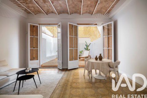 Apartamento de 3 dormitorios en venta en Barcelona, Cataluña, Spain № 4763