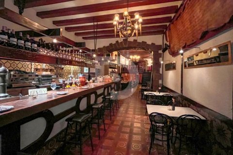 Propiedad comercial de 190 m² en venta en Ciudad Vieja, Barcelona, Cataluña, Spain № 4551 - foto 3