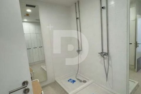 Depósito de 1995 m² en venta en Cataluña, Spain № 4550 - foto 4