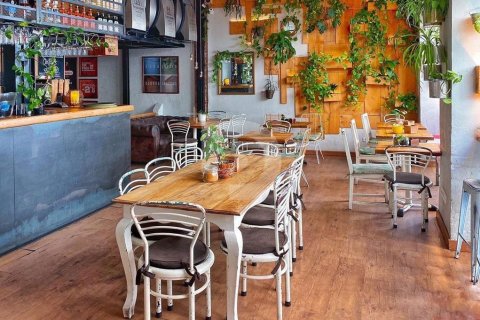 Propiedad comercial de 304 m² en venta en Ciudad Vieja, Barcelona, Cataluña, Spain № 4556