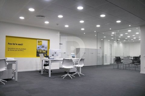 Oficina de 697 m² en venta en L'Eixample, Barcelona, Cataluña, Spain № 4553 - foto 3