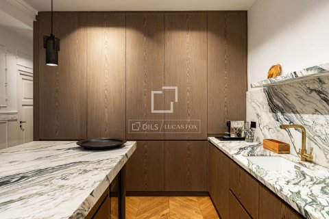 Apartamento de 4 dormitorios en venta en Barcelona, Cataluña, Spain № 8775 - foto 25