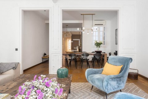 Apartamento de 4 dormitorios en venta en Barcelona, Cataluña, Spain № 8775 - foto 5