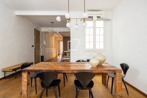 Apartamento de 4 dormitorios en venta en Barcelona, Cataluña, Spain № 8775 - foto 9