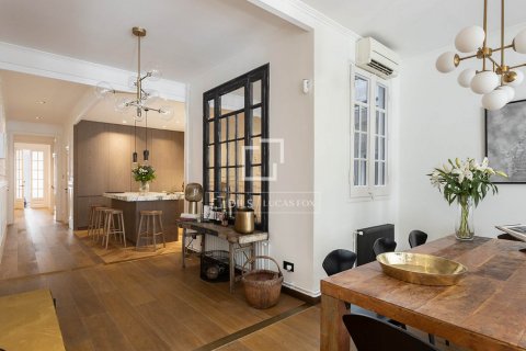 Apartamento de 4 dormitorios en venta en Barcelona, Cataluña, Spain № 8775 - foto 11