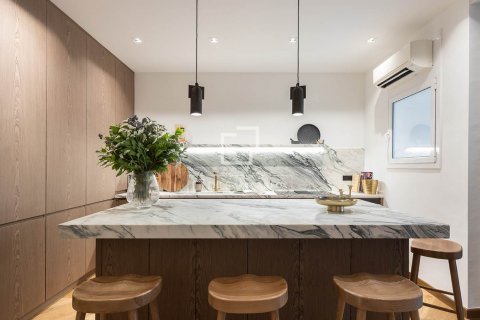 Apartamento de 4 dormitorios en venta en Barcelona, Cataluña, Spain № 8775 - foto 22