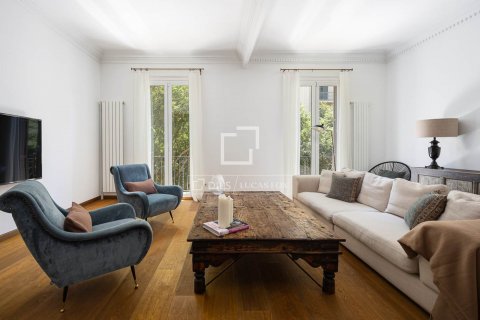 Apartamento de 4 dormitorios en venta en Barcelona, Cataluña, Spain № 8775 - foto 12
