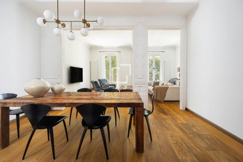 Apartamento de 4 dormitorios en venta en Barcelona, Cataluña, Spain № 8775 - foto 7