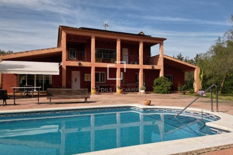 Finca de 5 dormitorios en venta en Vilanova i la Geltrú, Barcelona, Cataluña, Spain № 8777