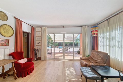 Купить финку в Виланова-и-ла-Желтру, Испания с 5 спален, 248м², № 8777 - фото 17