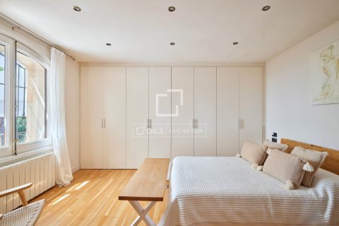 Villa de 6 dormitorios en venta en Cabrera de Mar, Barcelona, Cataluña, Spain № 8770 - foto 24