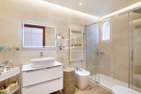 Villa de 6 dormitorios en venta en Cabrera de Mar, Barcelona, Cataluña, Spain № 8770 - foto 25